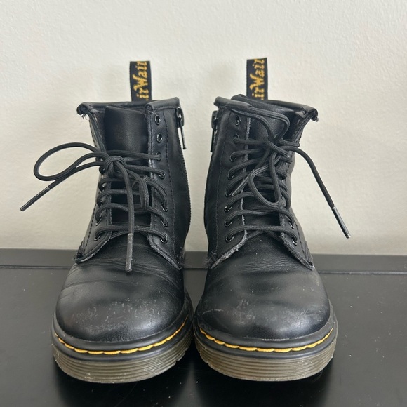 Dr. Martens Junior 1460 Softy T Leather Boots – Kids’ Size 9 US - Picture 2 of 7